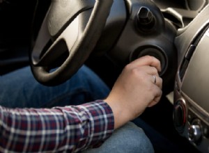 ラジオとライトが作動しているのに車が始動しない理由 — 診断と簡単な解決策 