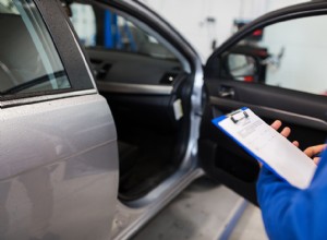 トップ5の基本的な車のメンテナンスのヒント 