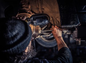 タイムリーな車のチューンアップがどのようにあなたの車を良い状態に保つか 
