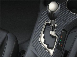 車はアイドリング中に死ぬが後で再起動する：理由は何ですか？ 