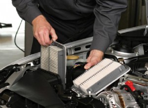 ガスを出さないと車が始動しない：問題を診断してください！ 