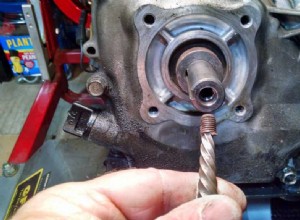 心を失うことなく壊れたボルトを取り除く方法 