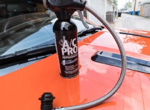 再充電キットで車のACを再充電する方法–最も簡単な方法 