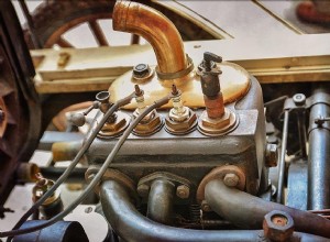 車にイリジウムとプラチナのスパークプラグを取り付けることの長所と短所 