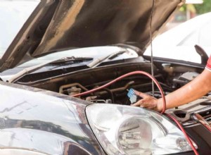 車のエアコンから冷媒を取り除く方法は？ 