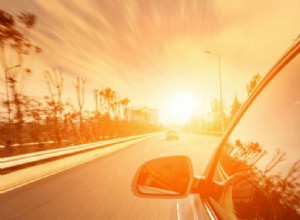 カーペイントがフェードする原因は何ですか？ 