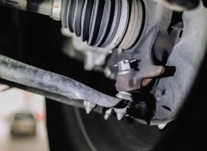 悪いコントロールアームブッシング：症状と治療 