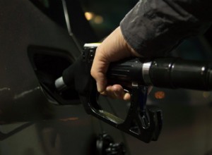 あなたが無意識のうちに車にお金を浪費している9つの方法 