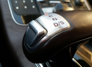 車がパークからドライブにシフトしない：問題のトラブルシューティング！ 