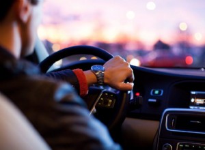 印象的な燃費を期待するためにギアをシフトするのはいつですか？ 