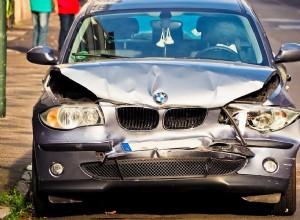 テールゲーターをブレーキチェックするのはなぜ違法なのですか？ 4つの重要な理由 