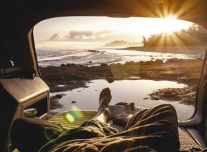 車の中で快適に眠るための11のヒント 