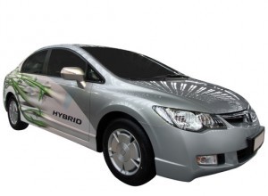 ハイブリッド車はまだ車のメンテナンスが必要ですか？ 