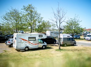 あなたが合法的に車の中で眠ることができる近くの3つの場所 