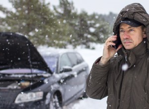 寒い天候での車のバッテリーのクラッシュを防ぐ:重要なヒント 