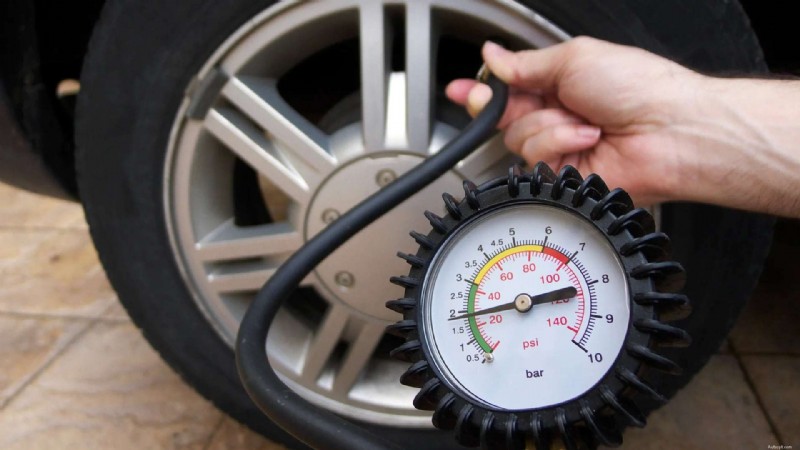 フォード TPMS リセットが簡単に:F-150、エクスプローラー、エスケープ (2008 ～ 2026) のステップバイステップ 