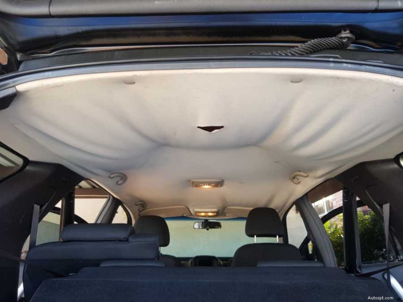 垂れ下がった車のヘッドライナーを修復する:DIY の簡単な修正と専門家のヒント 