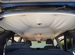 垂れ下がった車のヘッドライナーを修復する:DIY の簡単な修正と専門家のヒント 