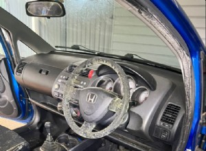 オゾン技術で車内のタバコ臭を除去 