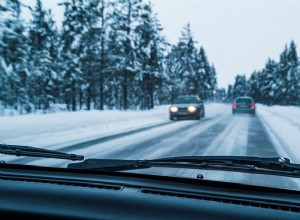 モリスタウンでの冬の車の準備:厳しい条件から車とバッテリーを守ります 