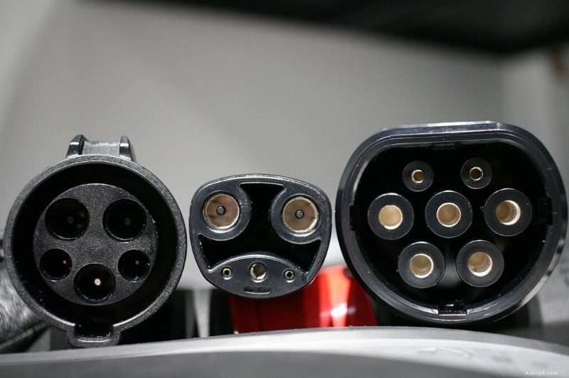 ゲストエクスペリエンスの向上:ホテルに EV 充電ステーションが必要な理由 