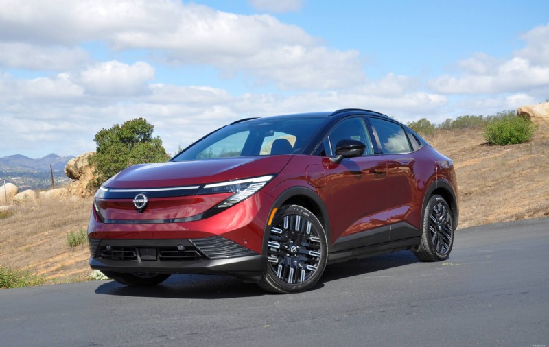 2026 年日産リーフ vs フィアット 500e:専門家による EV の比較とレビュー 
