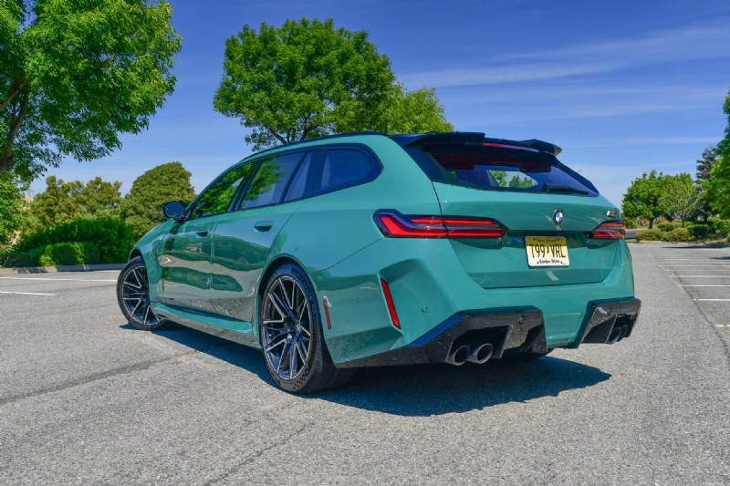 2025 BMW M5 ツーリング PHEV:1 週間の実際のパフォーマンスをレビュー 