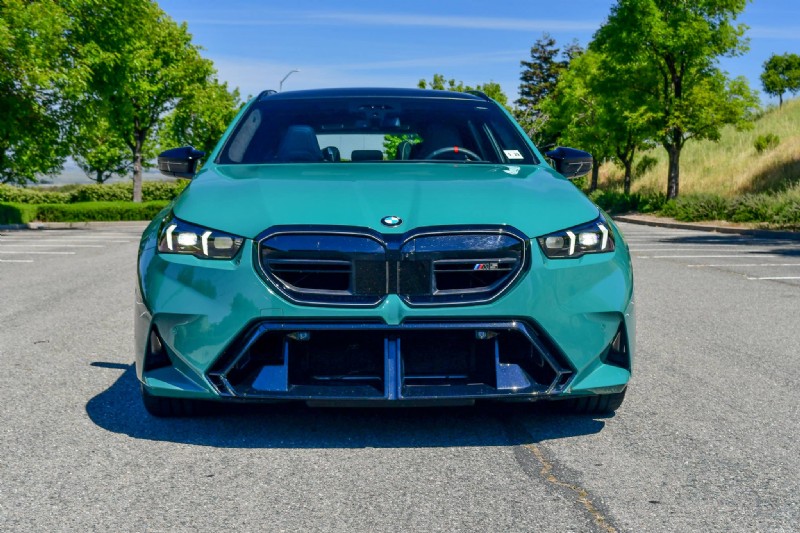 2025 BMW M5 ツーリング PHEV:1 週間の実際のパフォーマンスをレビュー 