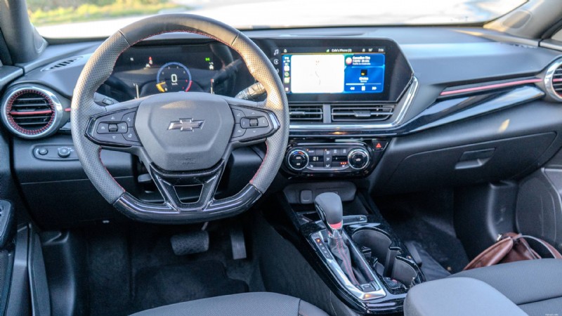 2026 Chevrolet Trax レビュー:都会のドライバー向けのスマートで手頃な価格の小型 SUV 