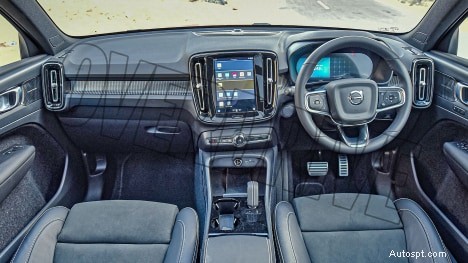 2022 Volvo XC40 Recharge 標準インテリア – プレミアムなデザインと機能 