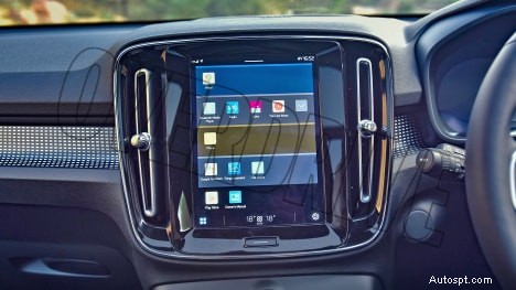 2022 Volvo XC40 Recharge 標準インテリア – プレミアムなデザインと機能 