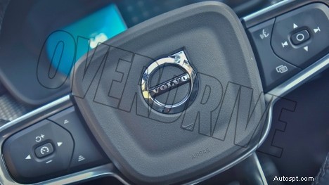2022 Volvo XC40 Recharge 標準インテリア – プレミアムなデザインと機能 