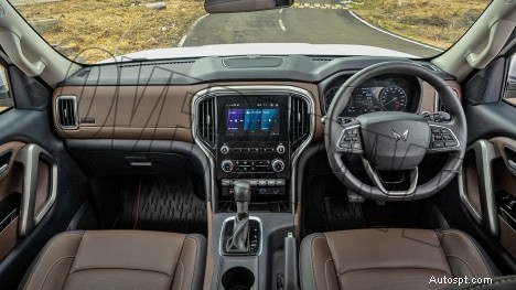 マヒンドラ スコーピオ N 2022 Z8L ガソリン MT:6 スピード、6 シーター インテリア – フルスペックとハイライト 