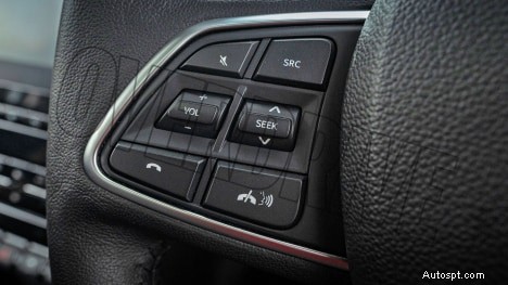 マヒンドラ スコーピオ N 2022 Z8L ガソリン MT:6 スピード、6 シーター インテリア – フルスペックとハイライト 