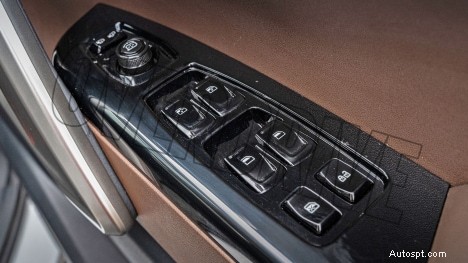 マヒンドラ スコーピオ N 2022 Z8L ガソリン MT:6 スピード、6 シーター インテリア – フルスペックとハイライト 