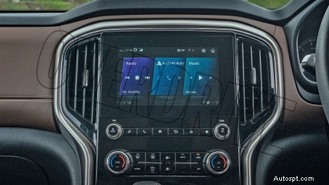 マヒンドラ スコーピオ N 2022 Z8L ガソリン MT:6 スピード、6 シーター インテリア – フルスペックとハイライト 