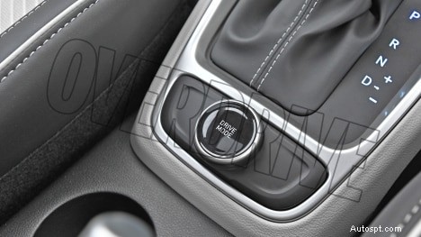 Hyundai Venue 2022 1.2 Kappa MT SX – デュアルトーンインテリアレビュー 