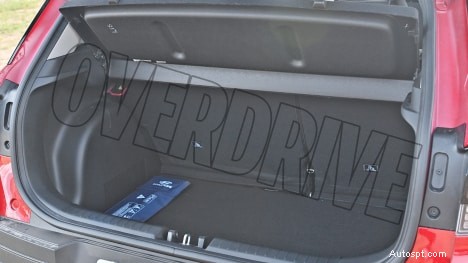 Hyundai Venue 2022 1.2 Kappa MT SX – デュアルトーンインテリアレビュー 