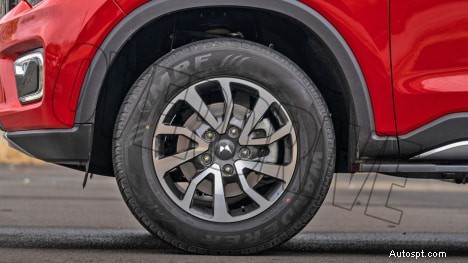 マヒンドラ スコーピオ N 2022 Z8L ガソリン – 6 速マニュアル、洗練された外観 