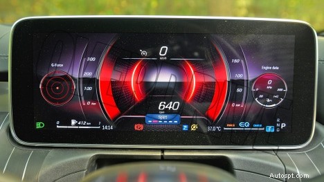 2022 Mercedes‑Benz C‑Class C200 インテリア – 豪華さ、快適さ、最先端のデザイン 