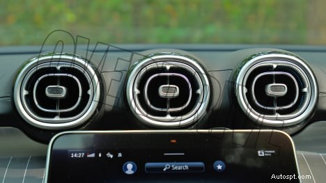 2022 Mercedes‑Benz C‑Class C200 インテリア – 豪華さ、快適さ、最先端のデザイン 