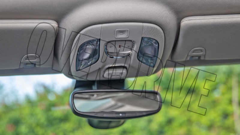 2022 Jeep Meridian Limited の内部:豪華な機能と快適性 