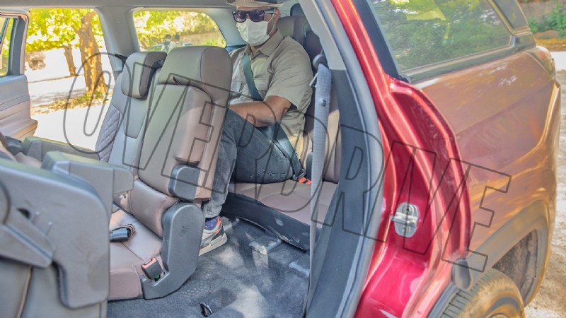 2022 Jeep Meridian Limited の内部:豪華な機能と快適性 