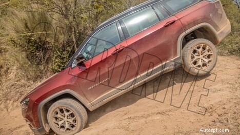 Jeep Meridian 2022 Limited のエクステリアをご覧ください – プレミアムなデザインと堅牢なパフォーマンス 