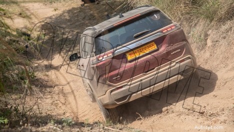Jeep Meridian 2022 Limited のエクステリアをご覧ください – プレミアムなデザインと堅牢なパフォーマンス 