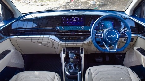2022 Kia Carens Luxury Plus – 7 人乗り、1.5L エンジン、6 速オートマチックインテリア 