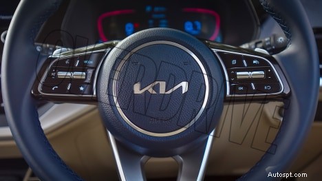 2022 Kia Carens Luxury Plus – 7 人乗り、1.5L エンジン、6 速オートマチックインテリア 