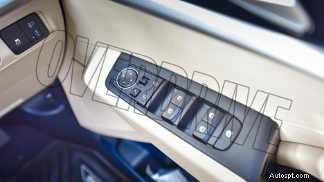 2022 Kia Carens Luxury Plus – 7 人乗り、1.5L エンジン、6 速オートマチックインテリア 