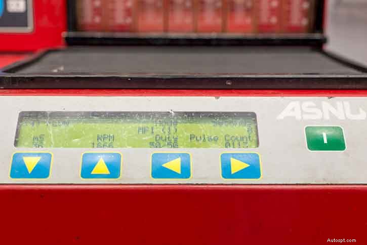エキスパートによるガソリン燃料インジェクターのクリーニング – 最高のパフォーマンスを復元 