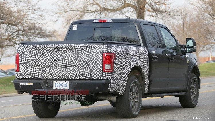フォード F-150 プロトタイプはランドローバー ターボディーゼル V6 エンジンを搭載 